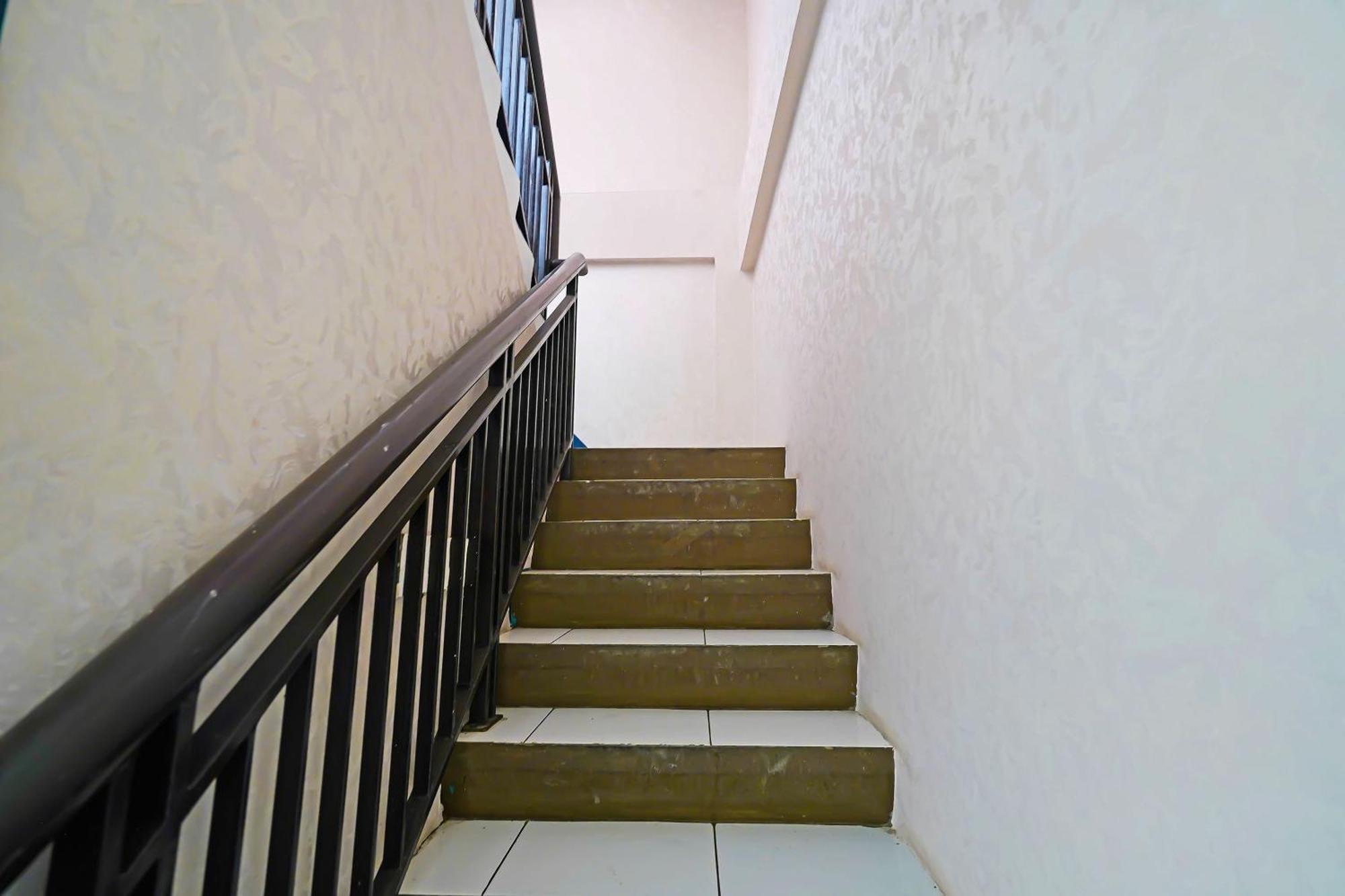 Oyo Life 92720 Mekarwangi Guest House Bandung Ngoại thất bức ảnh