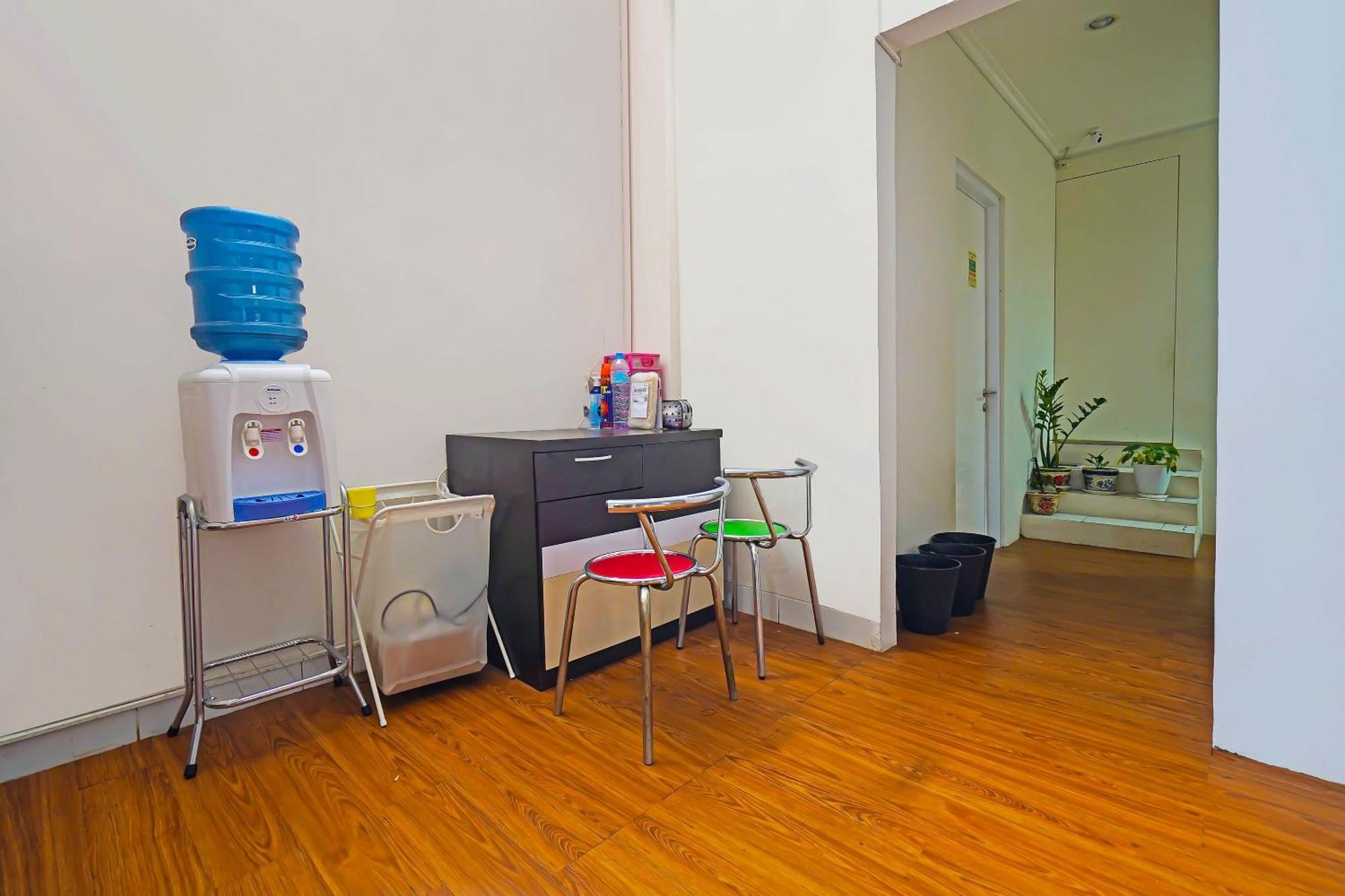 Oyo Life 92720 Mekarwangi Guest House Bandung Ngoại thất bức ảnh